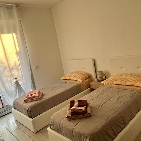 Einaudi Apartment Cologno Monzese Eksteriør billede