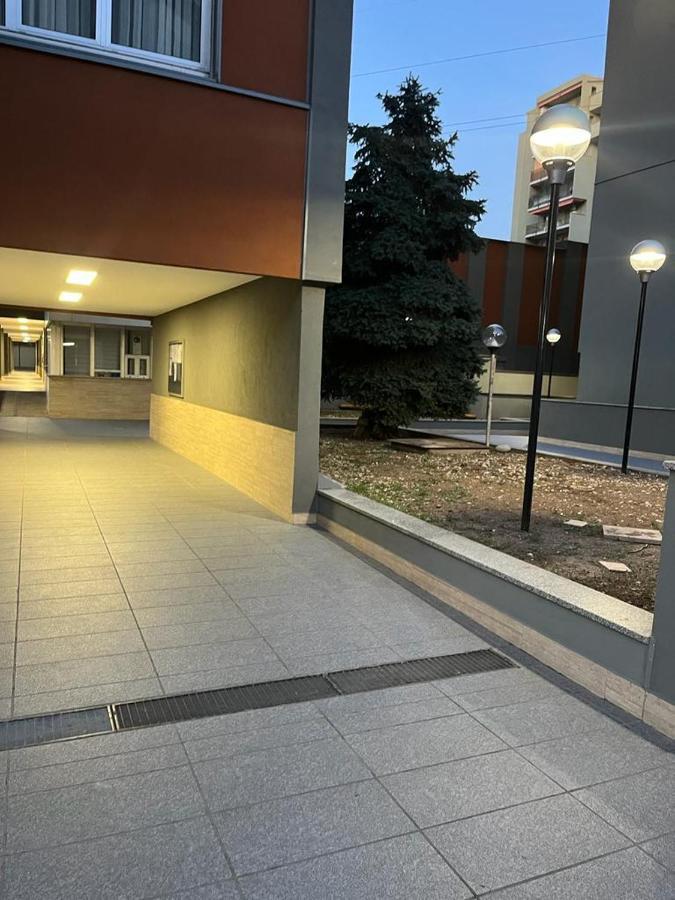 Einaudi Apartment Cologno Monzese Eksteriør billede