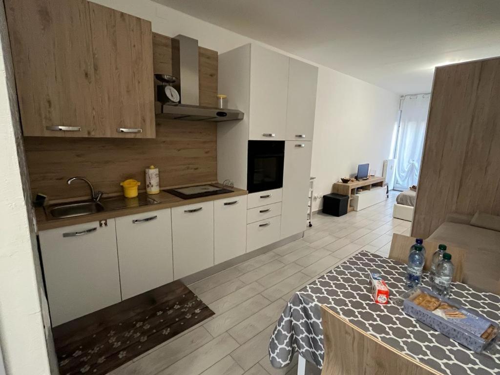 Einaudi Apartment Cologno Monzese Eksteriør billede