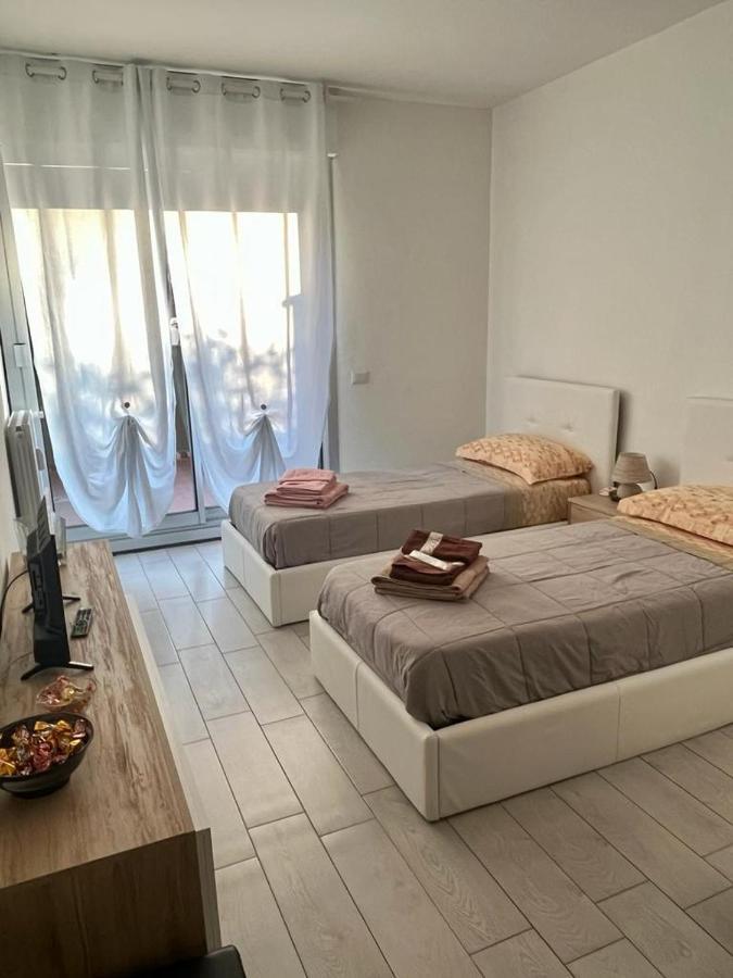 Einaudi Apartment Cologno Monzese Eksteriør billede