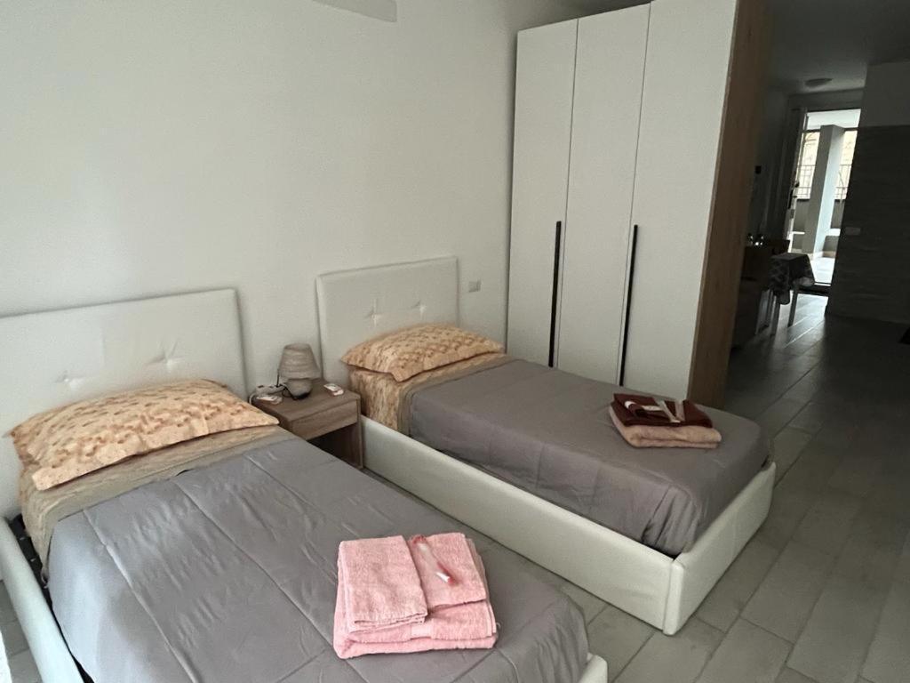 Einaudi Apartment Cologno Monzese Eksteriør billede